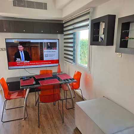 Urban Oasis Next To The Tatil Evi Pafos