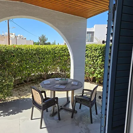 Urban Oasis Next To The Ferienhaus Paphos