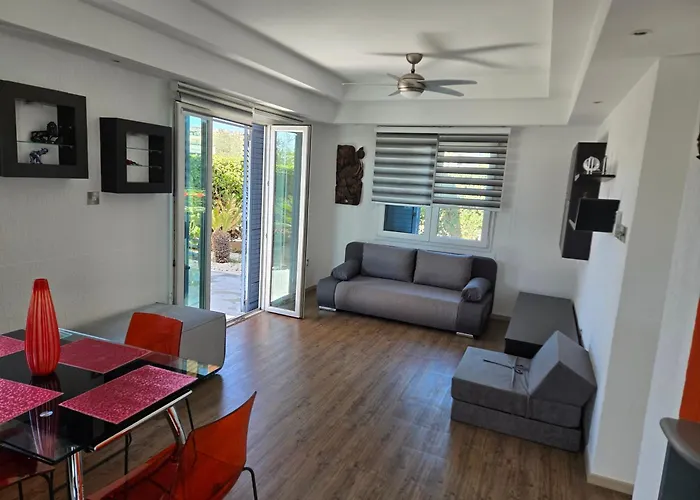 別荘 Urban Oasis Next To The パ フォス